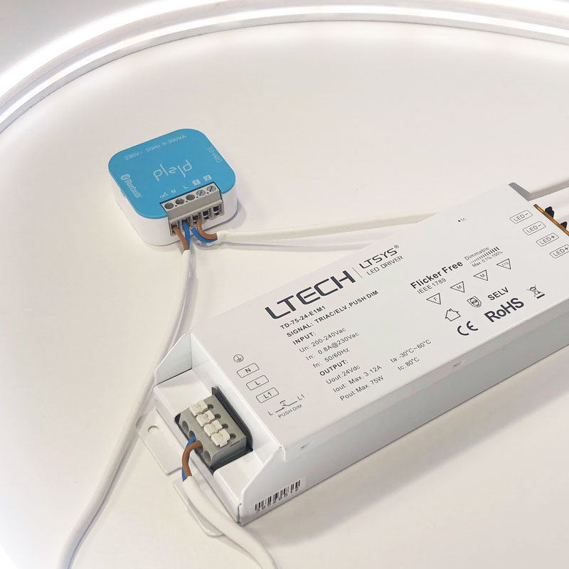 Dimra LED-strip & ljuslister med Plejd ljusstyrning